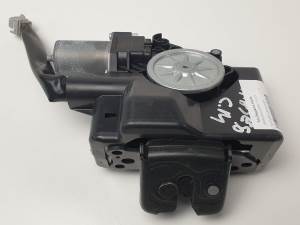 CERRADURA MALETERO / PORTON T5161382A TOYOTA RAV 4 (A4) Autodesguaces Alicante