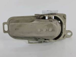 MANETA INTERIOR TRASERA DERECHA 5010700053 NISSAN MICRA (K12E) Autodesguaces Alicante