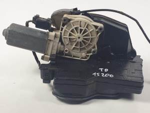 CERRADURA PUERTA TRASERA DERECHA 7028910 BMW SERIE 7 (E65/E66) Autodesguaces Alicante