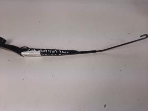 BRAZO LIMPIA DELANTERO IZQUIERDO CHRYSLER 300 C Autodesguaces Alicante