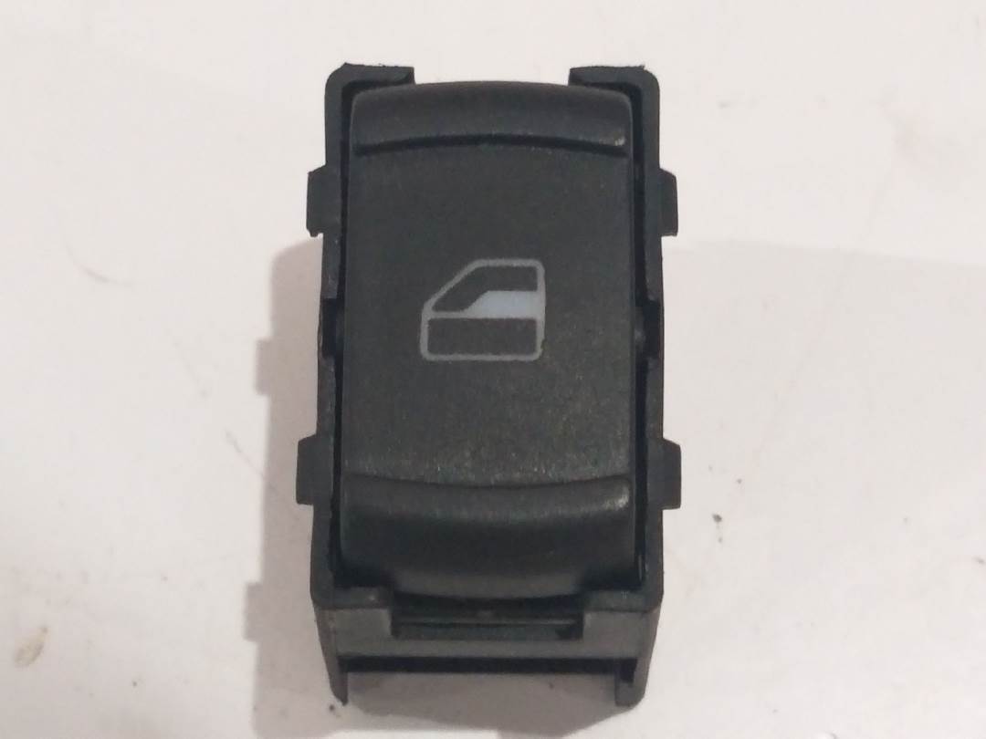 MANDO ELEVALUNAS DELANTERO DERECHO - VOLKSWAGEN - BORA BERLINA (1J2)