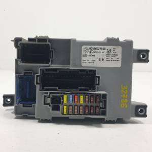 CAJA RELES / FUSIBLES 00520027800 FIAT DOBLO CARGO Autodesguaces Alicante