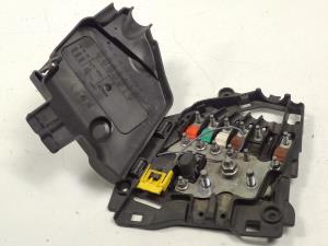 CAJA RELES / FUSIBLES 9675123880 CITROEN C3 Autodesguaces Alicante