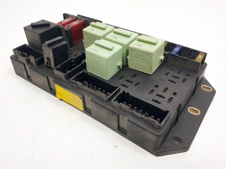 CAJA RELES / FUSIBLES 518776117 LAND ROVER RANGE ROVER (L322) Autodesguaces Alicante