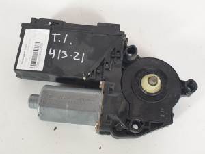 MOTOR ELEVALUNAS TRASERO IZQUIERDO 0130821765 VOLKSWAGEN TOUAREG (7LA) Autodesguaces Alicante