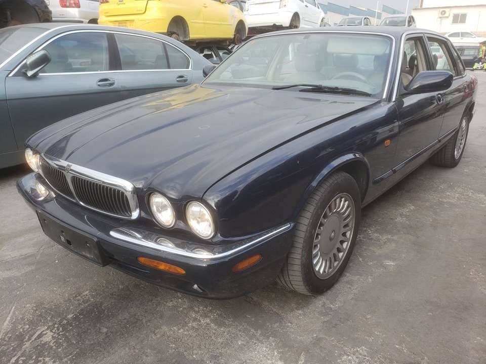 JAGUAR XJ (1997 - 2002)