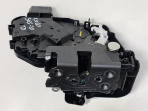 CERRADURA PUERTA TRASERA DERECHA 30799318 VOLVO XC60 Autodesguaces Alicante
