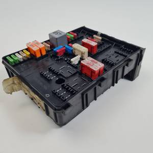 CAJA RELES / FUSIBLES 1K0937124K SEAT ALTEA (5P1) Autodesguaces Alicante