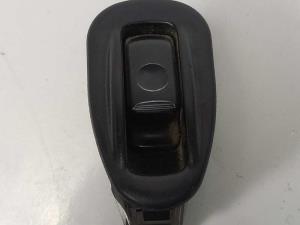 MANDO ELEVALUNAS DELANTERO DERECHO 620W01530 MITSUBISHI SANTAMO (HYUNDAI) Autodesguaces Alicante