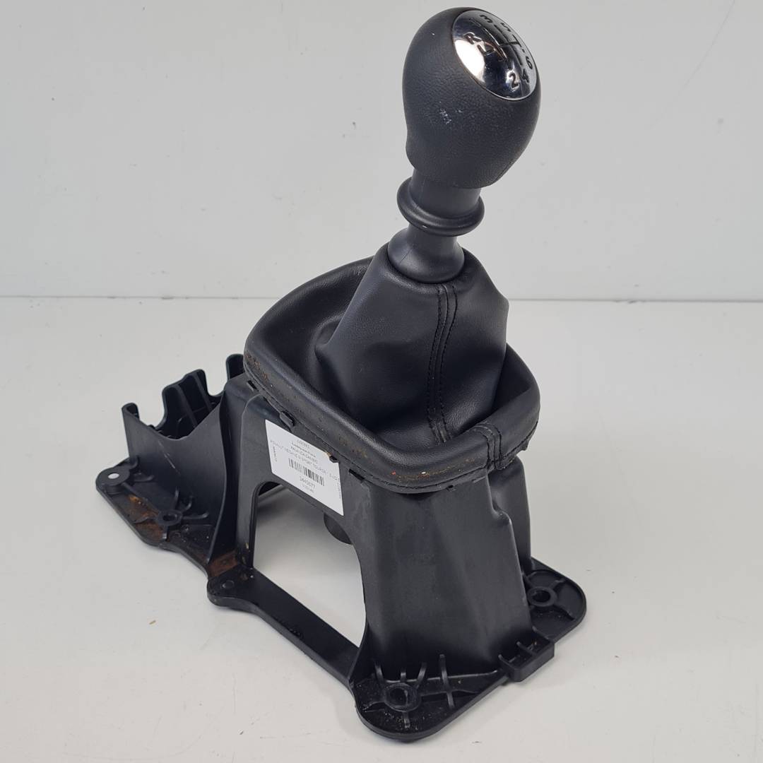 Gear lever - 8201062921A - RENAULT - MEGANE III SPORT TOURER