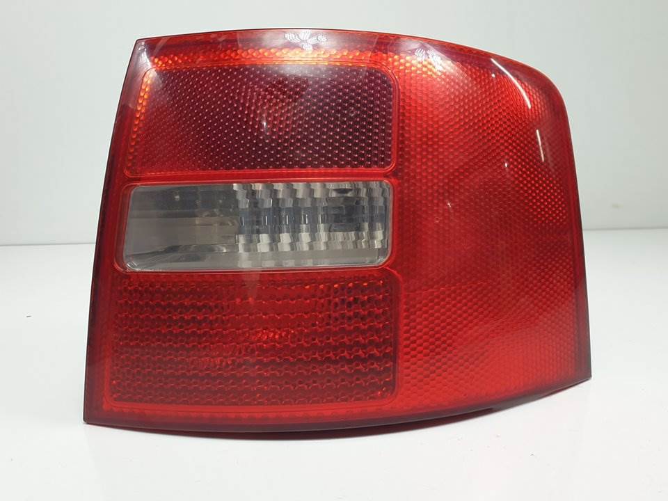 PILOTO TRASERO DERECHO - 4B9945096F - AUDI - A6 AVANT (4B5)