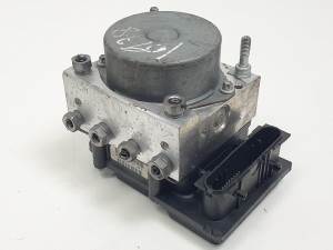 ABS 476609U100 NISSAN NOTE (E11E) Autodesguaces Alicante