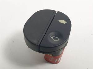 MANDO ELEVALUNAS DELANTERO DERECHO 98FG14529AB FORD STREETKA (CCS) Autodesguaces Alicante