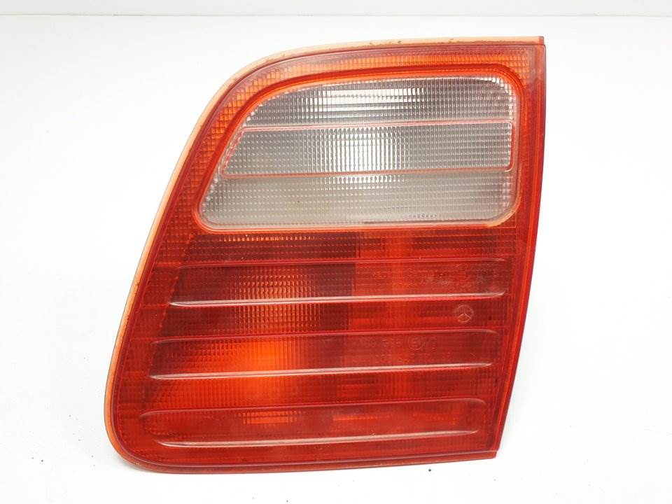 PILOTO TRASERO DERECHO INTERIOR - A2108202664 - MERCEDES - CLASE E (W210) FAMILIAR