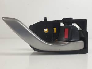 MANETA INTERIOR DELANTERA DERECHA KD53T8314 MAZDA 3 (BM/BN) Autodesguaces Alicante