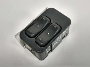 MANDO ELEVALUNAS DELANTERO IZQUIERDO 13363201 OPEL ASTRA G BERLINA Autodesguaces Alicante