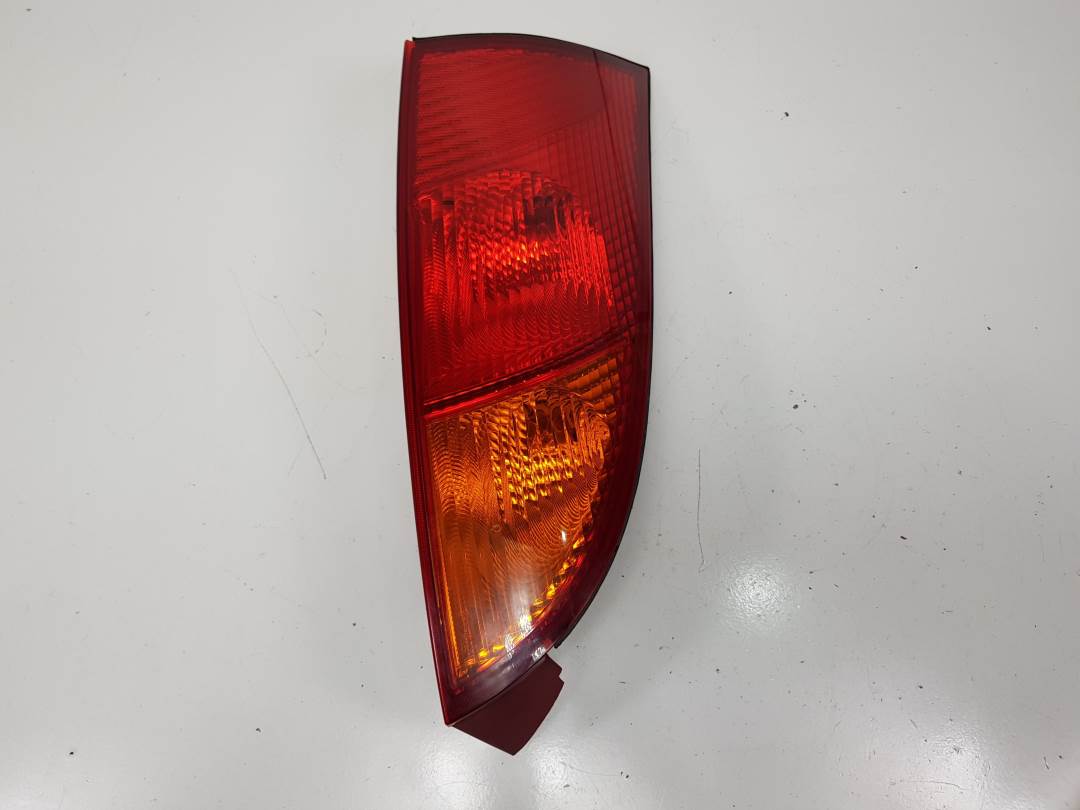 PILOTO TRASERO DERECHO - 1M5113404AC - FORD - FOCUS BERLINA (CAK)