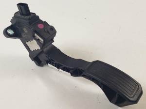 POTENCIOMETRO PEDAL 7811005040 TOYOTA AVENSIS Autodesguaces Alicante