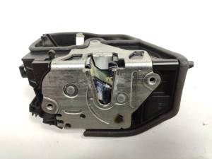 CERRADURA PUERTA TRASERA DERECHA 7167076 BMW X5 (E70) Autodesguaces Alicante