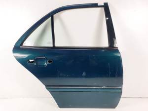 PUERTA TRASERA DERECHA MERCEDES CLASE C (W202) BERLINA Autodesguaces Alicante