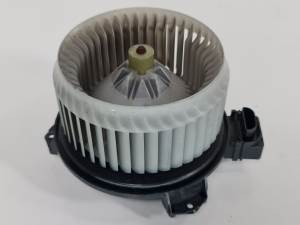 VENTILADOR CALEFACCION AV2727000311 SUZUKI SWIFT BERLINA (MZ) Autodesguaces Alicante