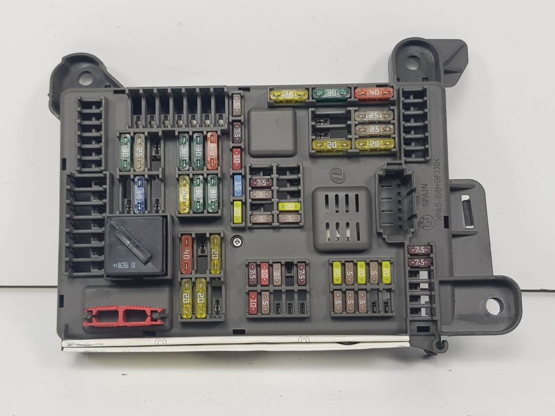 CAJA RELES / FUSIBLES - 518954020A - BMW - X5 (E70)