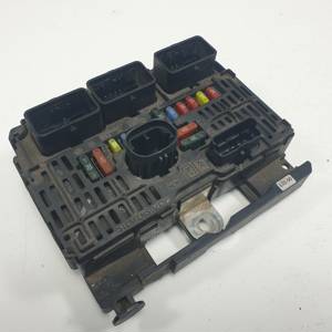 CAJA RELES / FUSIBLES 9656005680 PEUGEOT 407 Autodesguaces Alicante