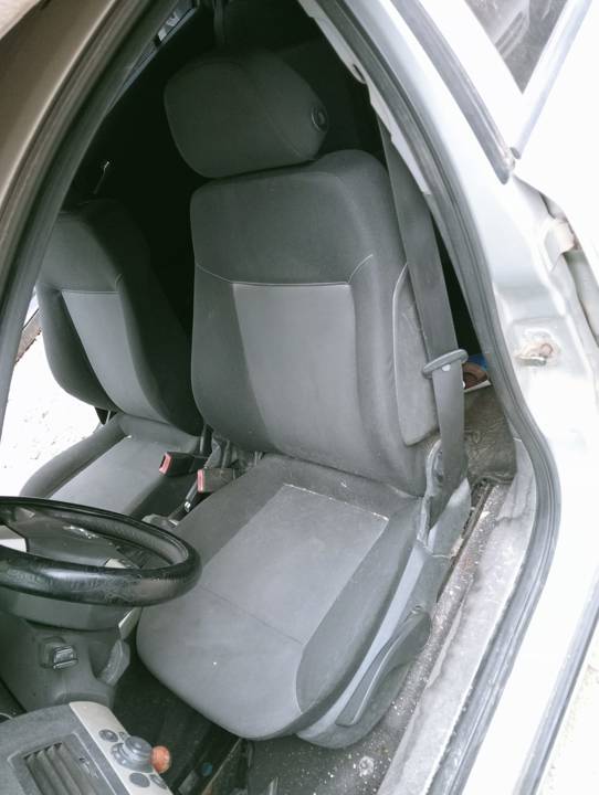 ASIENTO DELANTERO IZQUIERDO