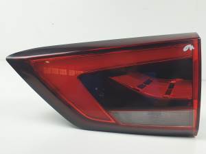 PILOTO TRASERO DERECHO INTERIOR 10571684 MG ZS Autodesguaces Alicante