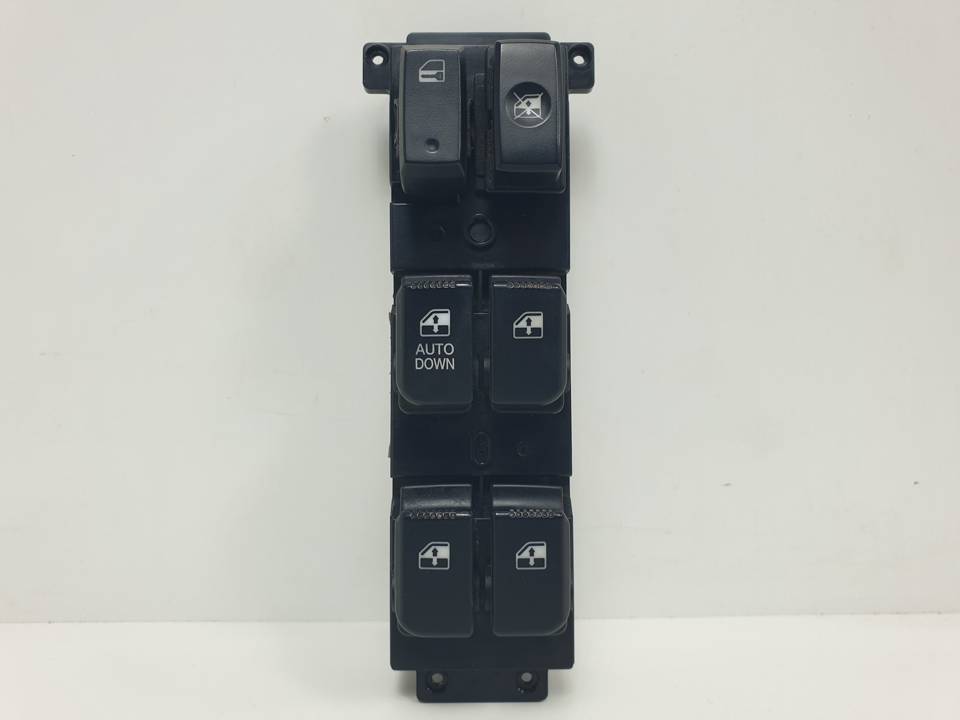 MANDO ELEVALUNAS DELANTERO IZQUIERDO 935702B700S4 HYUNDAI SANTA FE (BM) Autodesguaces Alicante