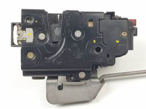 CERRADURA PUERTA DELANTERA DERECHA 4B1837016E AUDI A4 BERLINA (8E) Autodesguaces Alicante