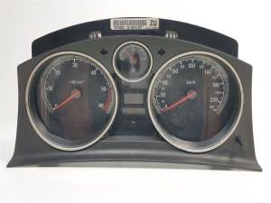 CUADRO INSTRUMENTOS 13225981 OPEL ZAFIRA B Autodesguaces Alicante