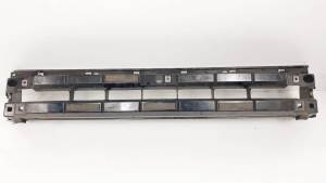 MOLDURAS DELANTERAS L8B217A793A LAND ROVER DEFENDER Autodesguaces Alicante