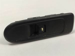 MANDO ELEVALUNAS DELANTERO DERECHO 96661102XT CITROEN C5 BERLINA Autodesguaces Alicante