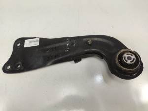 BRAZO SUSPENSION INFERIOR TRASERO DERECHO VOLKSWAGEN SCIROCCO (138) Autodesguaces Alicante