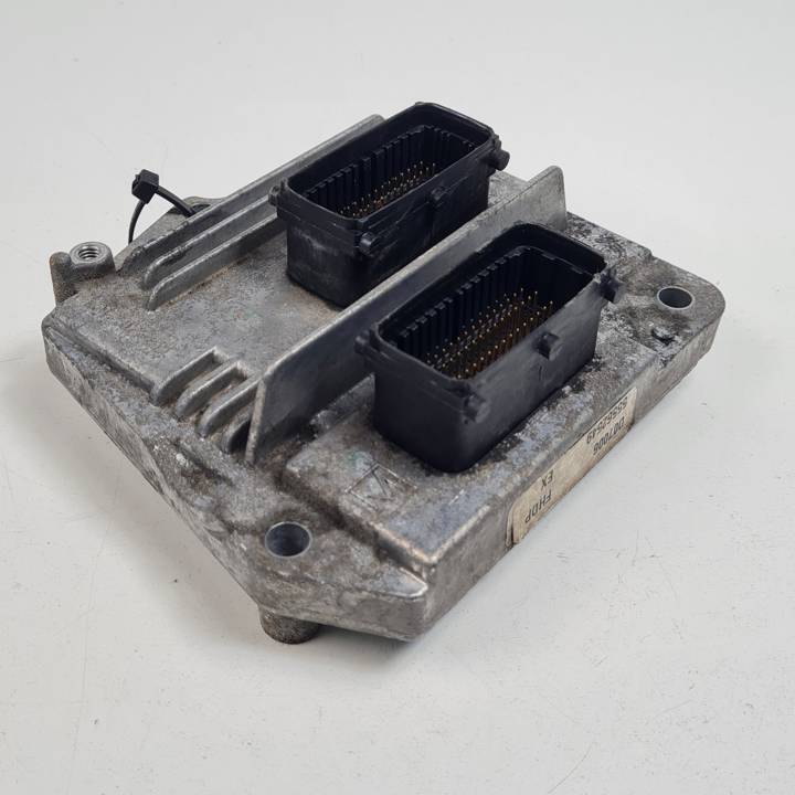 CENTRALITA MOTOR UCE 55562549 OPEL ZAFIRA B Autodesguaces Alicante