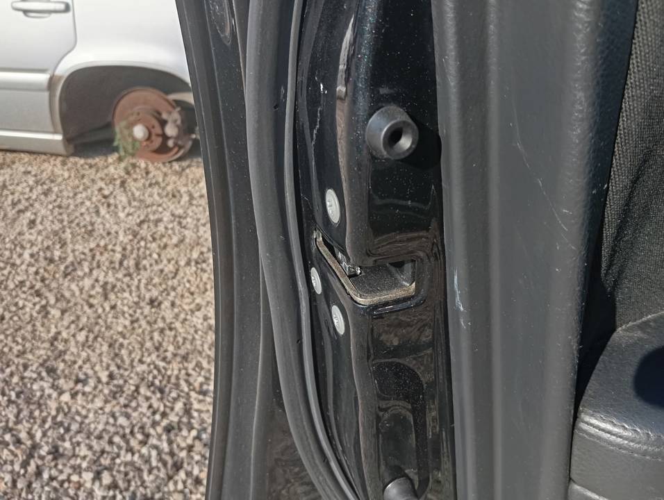 CERRADURA PUERTA DELANTERA IZQUIERDA