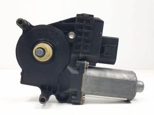 MOTOR ELEVALUNAS DELANTERO DERECHO 4B0837462C AUDI ALLROAD QUATTRO (4BH) Autodesguaces Alicante
