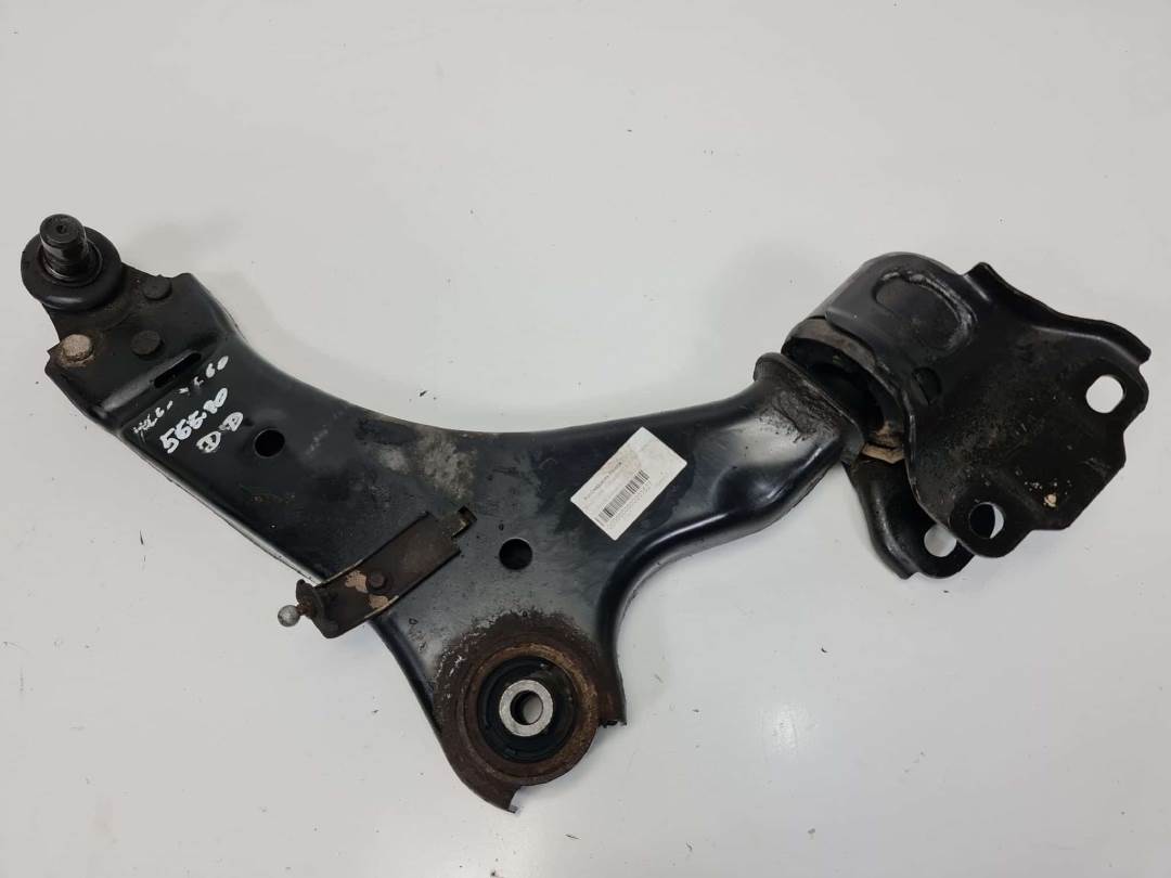 BRAZO SUSPENSION INFERIOR DELANTERO DERECHO - 8G9N3A052A - VOLVO - XC60
