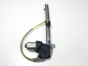 ELEVALUNAS TRASERO IZQUIERDO 8200485201 RENAULT LAGUNA II (BG0) Autodesguaces Alicante