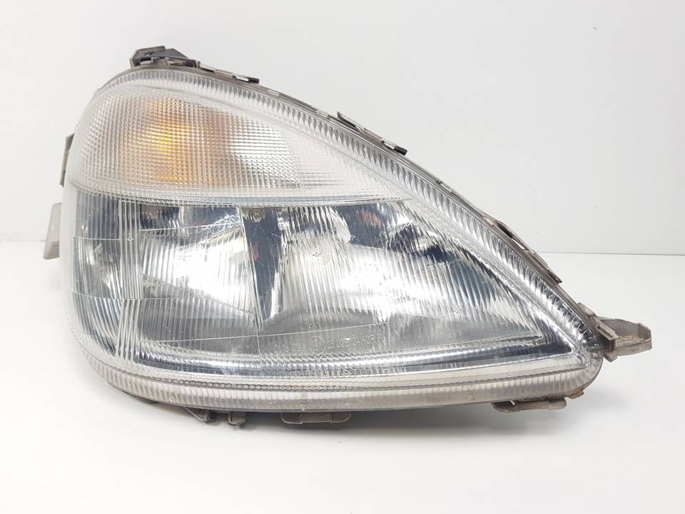 FARO DERECHO A1688201061 MERCEDES CLASE A (W168) Autodesguaces Alicante