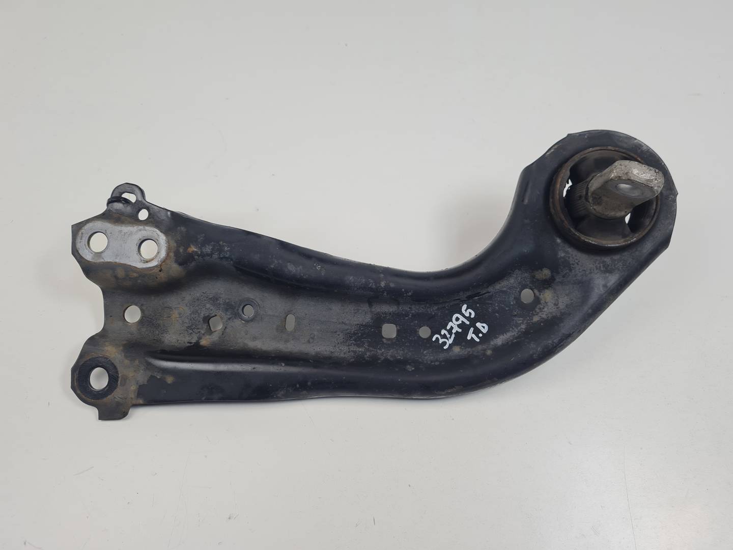 BRAZO SUSPENSION INFERIOR TRASERO DERECHO - TOYOTA - RAV4