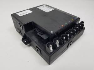CAJA RELES / FUSIBLES A2215404462 MERCEDES CLASE S (W221) BERLINA Autodesguaces Alicante