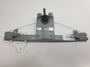 ELEVALUNAS TRASERO DERECHO 827003722R RENAULT CLIO IV Autodesguaces Alicante