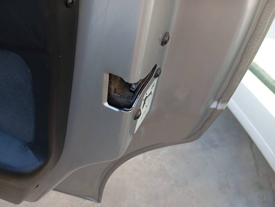 CERRADURA PUERTA TRASERA DERECHA