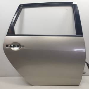 PUERTA TRASERA DERECHA MITSUBISHI GRANDIS (NA0W) Autodesguaces Alicante