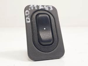 MANDO ELEVALUNAS DELANTERO DERECHO 24407699 OPEL MERIVA Autodesguaces Alicante