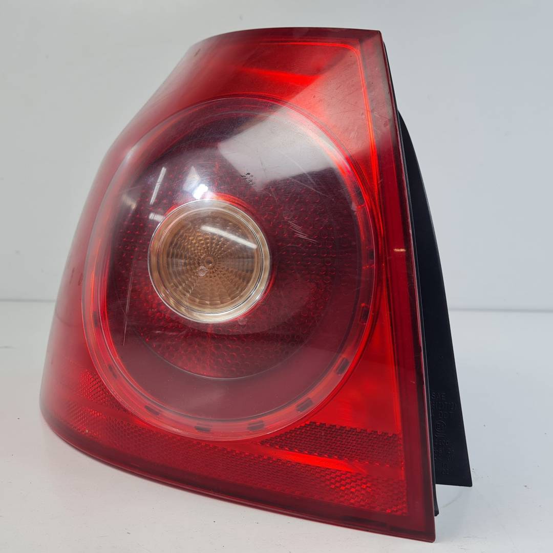 Feu arrière gauche - 1K6945095N - VOLKSWAGEN - GOLF V BERLINA (1K1)