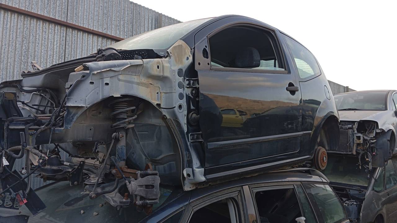 TAPA EXTERIOR COMBUSTIBLE