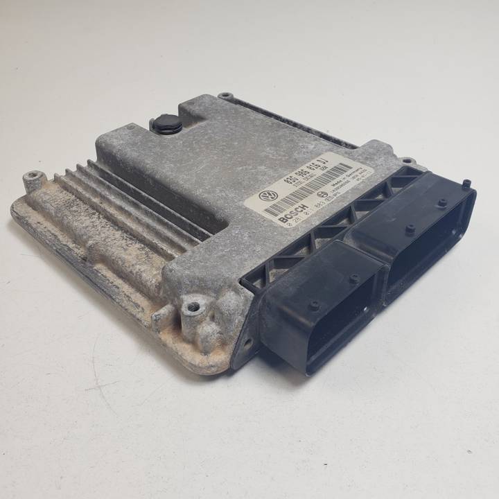 CENTRALITA MOTOR UCE 0281011883 SKODA OCTAVIA BERLINA (1Z3) Autodesguaces Alicante